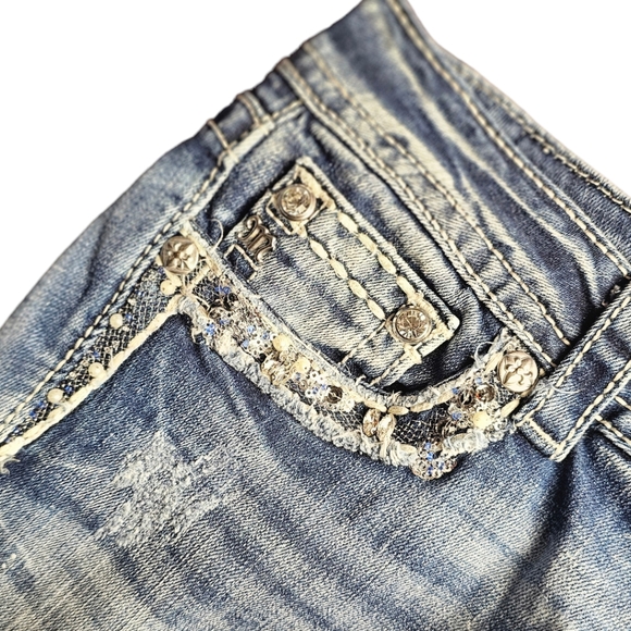 Miss Me Distressed Whiskered Signature Skinny Jeans EUC - Picture 7 of 16